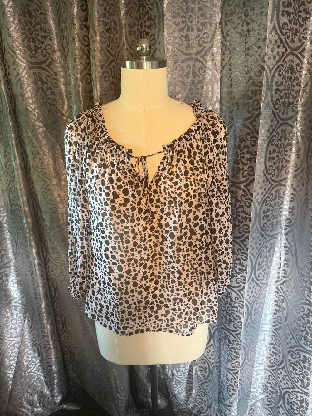 Sanctuary: Women’s Printed Peasant Blouse - Black & White